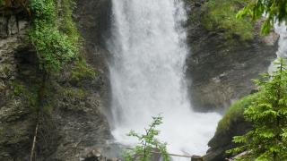 مسیح: نور امید در قلب تاریکی و نا بودی