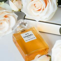 بیاید عطر خوشبو برای دیگران باشیم