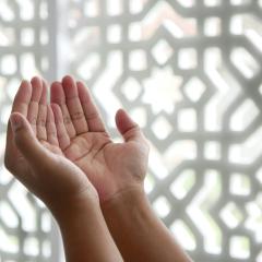 دو شنونده از ما خواهش کردند که برای شان دعا کنیم